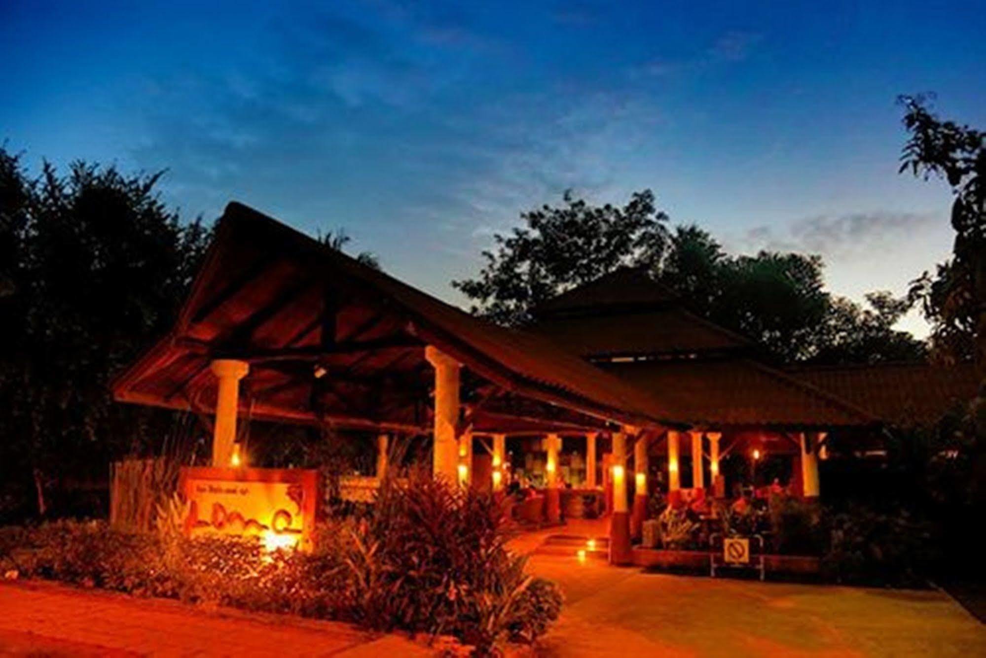 Loma Resort & Spa Pattaja Kültér fotó